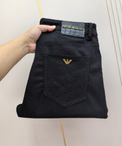 阿玛尼2025春夏最新推出男士牛