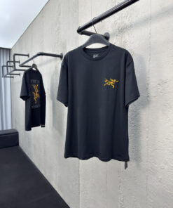 ARCTERYX背后斜纹字母印花_4578