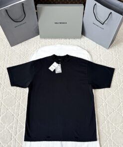 Balenciaga2025SS背后泼墨印花