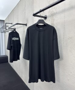 Balenciaga背后梵文破洞短袖