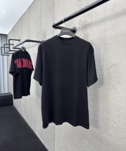 Balenciaga背后美纹纸胶带贴纸