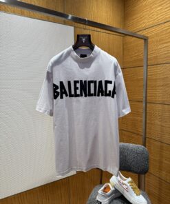 BALENCIAGA巴黎世家胶带印花短袖