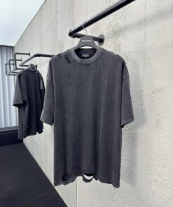 Balenciaga大刀破坏短袖工艺