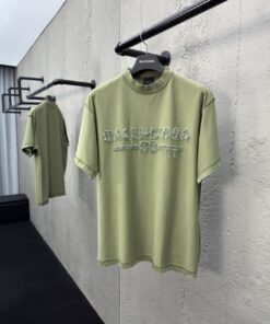 Balenciaga贴布刺绣短袖工艺