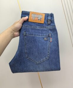 巴宝莉2025春夏最新推出男士牛