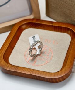 宝格丽蛇骨单圈戒指 满钻款版