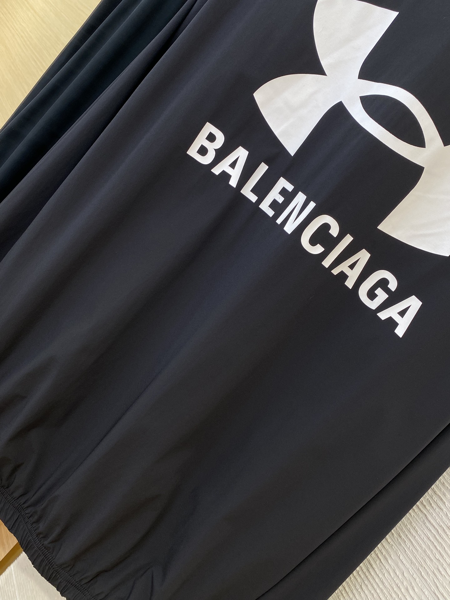 BLCG巴黎世家安德玛联名尼龙夹克 - 图片 2