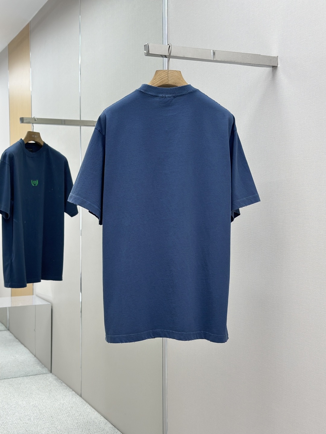 巴黎世家麦穗绣花圆领短 - 图片 2