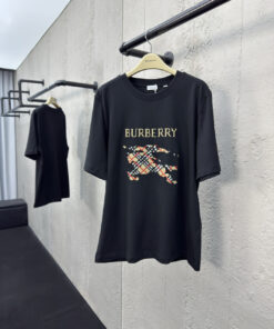 BURBERRY格子战马短袖工艺说