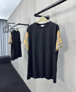 BURBERRY经典格子袖拼接短袖