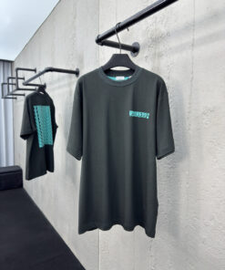 BURBERRY套染印花图案短袖工