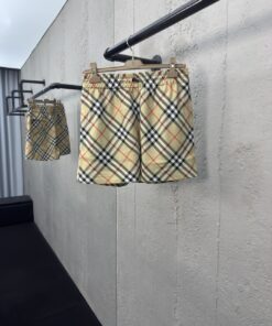 BURBERRY 斜格纹战马短裤【女款_4126