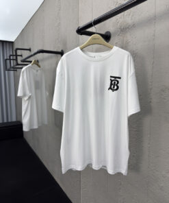 BURBERRY胸口压胶字母短袖工