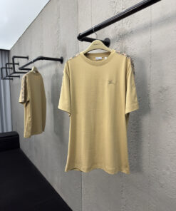 Burberry织带格子战马刺绣短袖