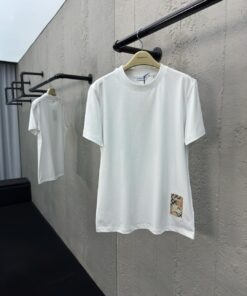 BURBERRY战马贴布短袖工艺说