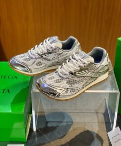 BV新品Orbit运动鞋size；36_6342