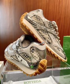 BV新品Orbit运动鞋size；36