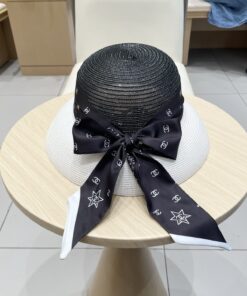 Chanel香奈儿新款草帽搭配真丝