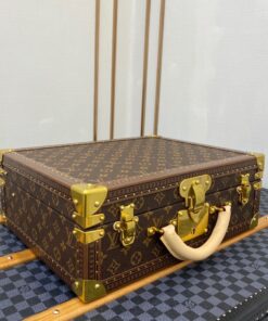 COTTEVILLE 40 硬箱继Alzer和