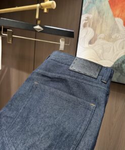 芬迪深蓝色牛仔裤不凡洗