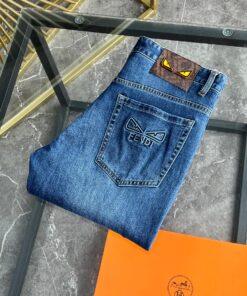 芬迪新款来袭新春爆款新品_9700