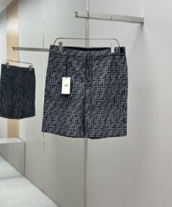 FENDI 25SS黑灰明线FF短裤●