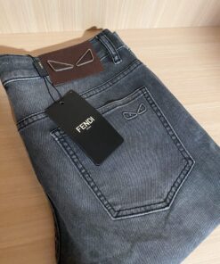 FENDI洗水做旧带弹力牛仔裤
