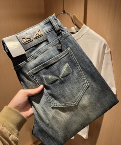 FENI芬迪2025早春新款FD家休