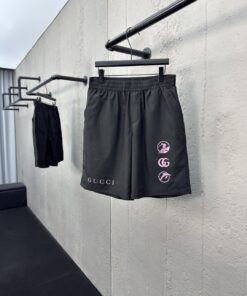 GUCCI 标识撞色短裤工艺说明：