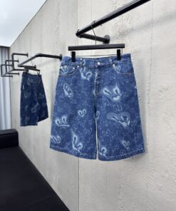 GUCCI兔耳图案牛仔短裤工艺说