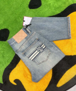 火爆上新原单爆款牛仔裤超