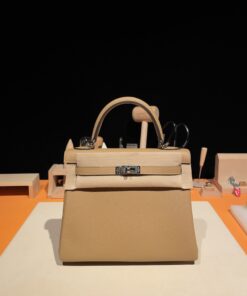 Kelly 25 Togo皮 0M奶茶色 银扣