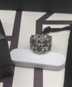 克罗心坟墓十字架戒指版本：升