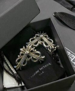 克罗心 三角胸针纯银材质 做工