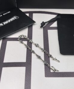 克罗心十字架手链材料：Ag925