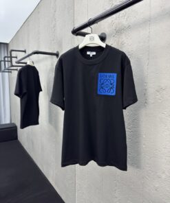 LOEWE徽标贴布短袖工艺说明