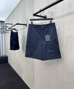 LOUIS VUITTON 压花口袋短裤工