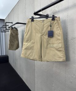 LOUIS VUITTON 字母贴布工装短裤