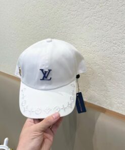 LV博主们都爱的刺绣棒球帽_13181