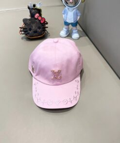 LV博主们都爱的刺绣棒球帽