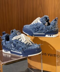 LV Skate 圆头鞋系带侧面大梅