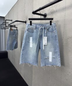 Maison Margiela 破洞贴纸牛仔短