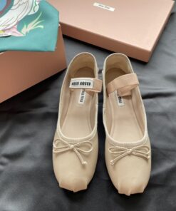 Miu 法式仙女芭蕾舞单鞋！它带着