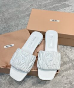 miu就是仙女的专属，就连拖鞋都_14887