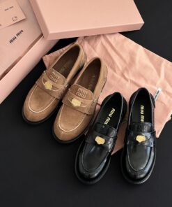 MiuMiu新款单鞋上世纪50年代