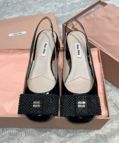 MiuMiu又出新鞋啦~粗跟～蝴蝶结