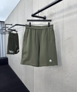 MONCLER 联名刺绣棉质短裤工艺_761