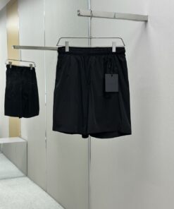 MONCLER弹力尼龙短裤面料