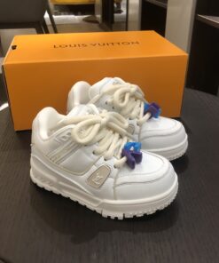 魔术贴版本偏小一码_17214