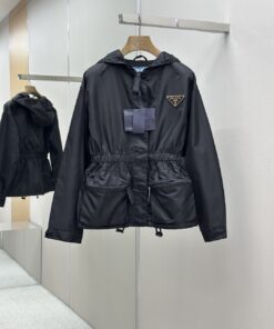 Parda普拉达连帽收腰风衣